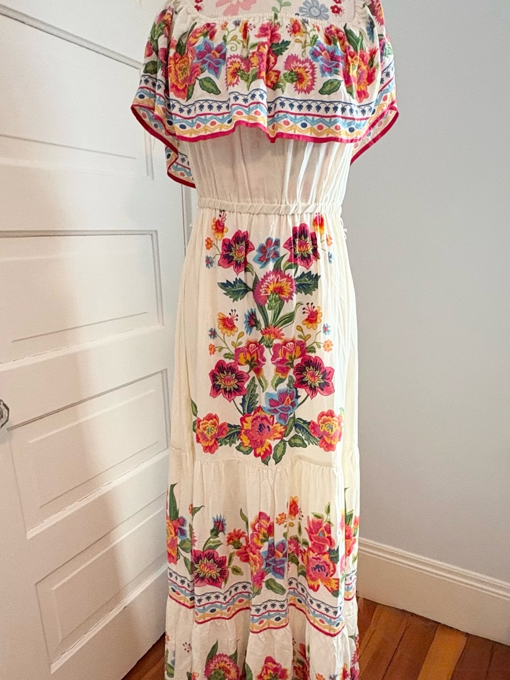 Flying Tomato Maxi On Or Off Shoulder Medium Dress. White/Floral Spanish Style